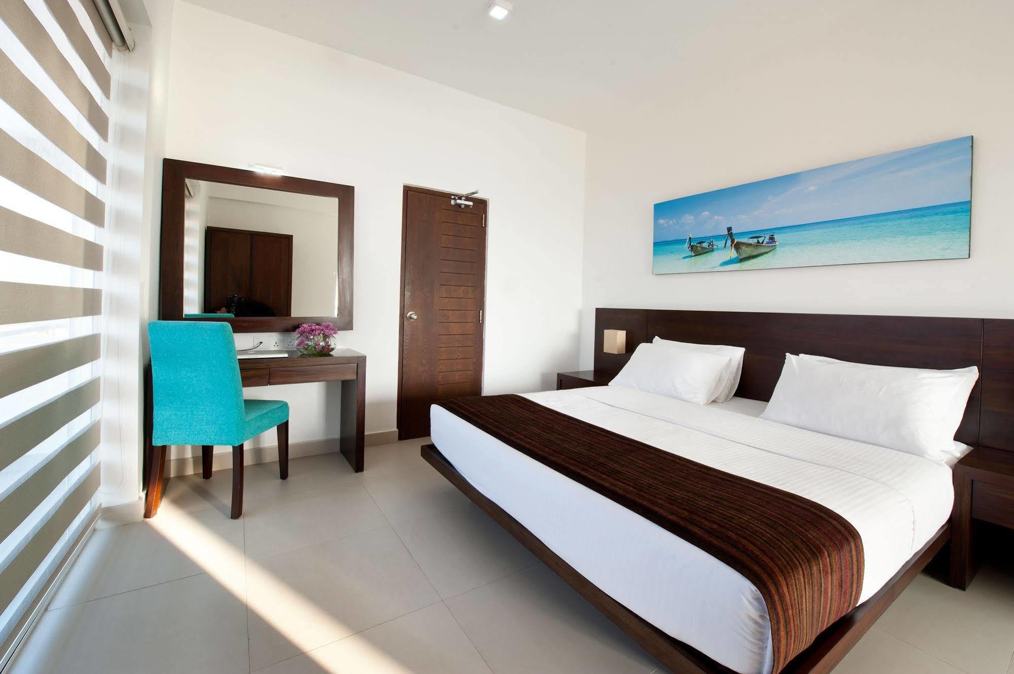 The * Negombo